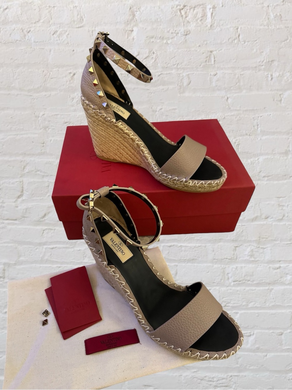 💕 Like 🆕 Valentino Garavani Double Rockstud Calfskin Sandal 105 MM Espadrille